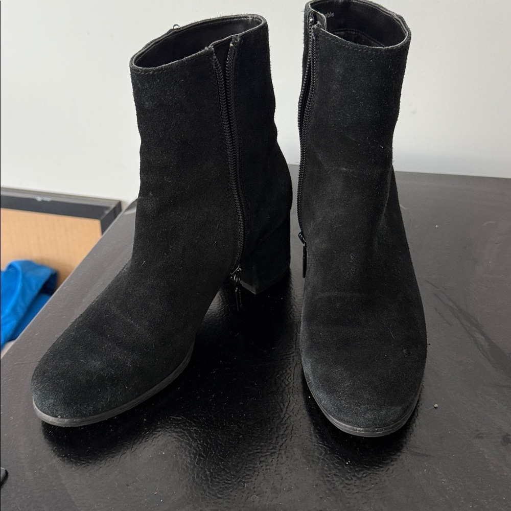 Elegant waterproof Black Suede Ankle Boots